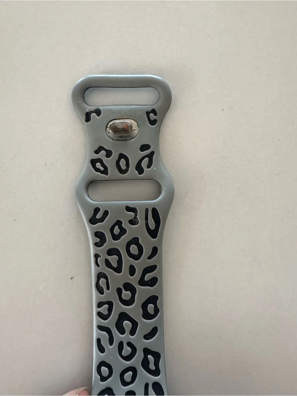 Apple Watch Series 5 40mm Aluminum Silver Case with Gray Leopard Band